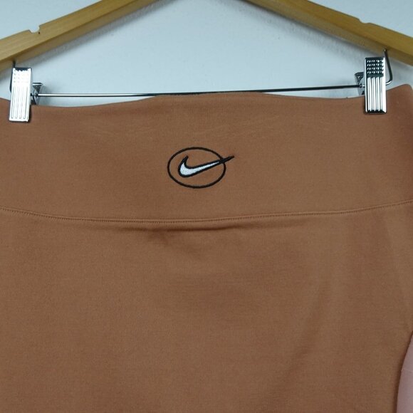 Nike Tight Fit Skirt Women's Size L Brown Pink Stretch Athleisure Casual - Picture 2 of 8